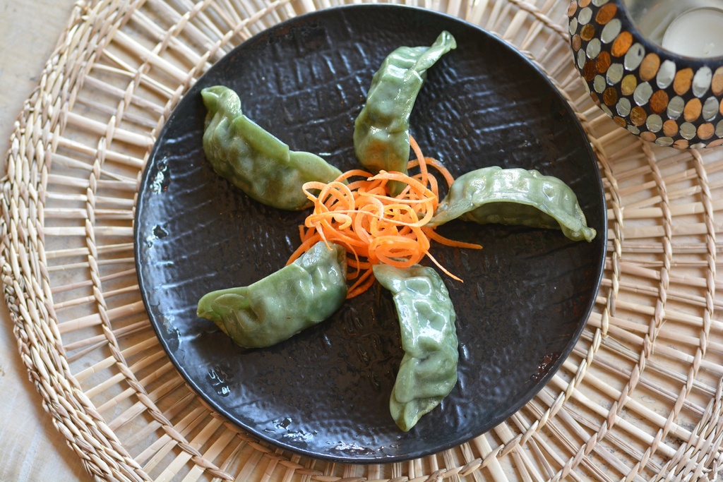 2-6. Guotie a la Plancha de Shiitake y Bok Choy verde